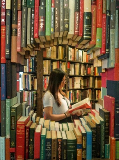 Photo Diary: Chillin’ at The Last&nbsp;Bookstore